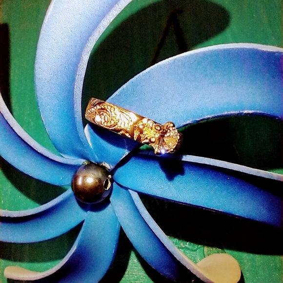 Jewelry - Picture 1 of 2